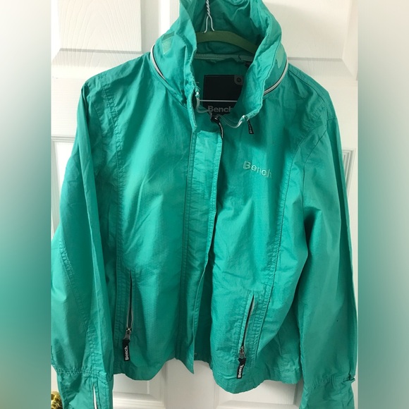 XL mint Bench jacket 🤍🤍🤍 - Picture 2 of 4